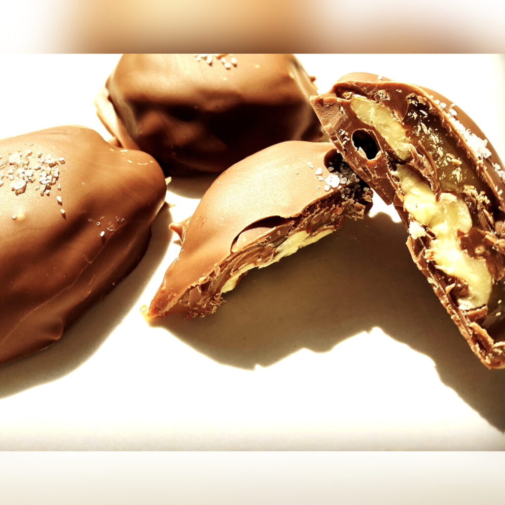 Salted Caramel Pecan Clusters – Milk Chocolate (8 pc bag)